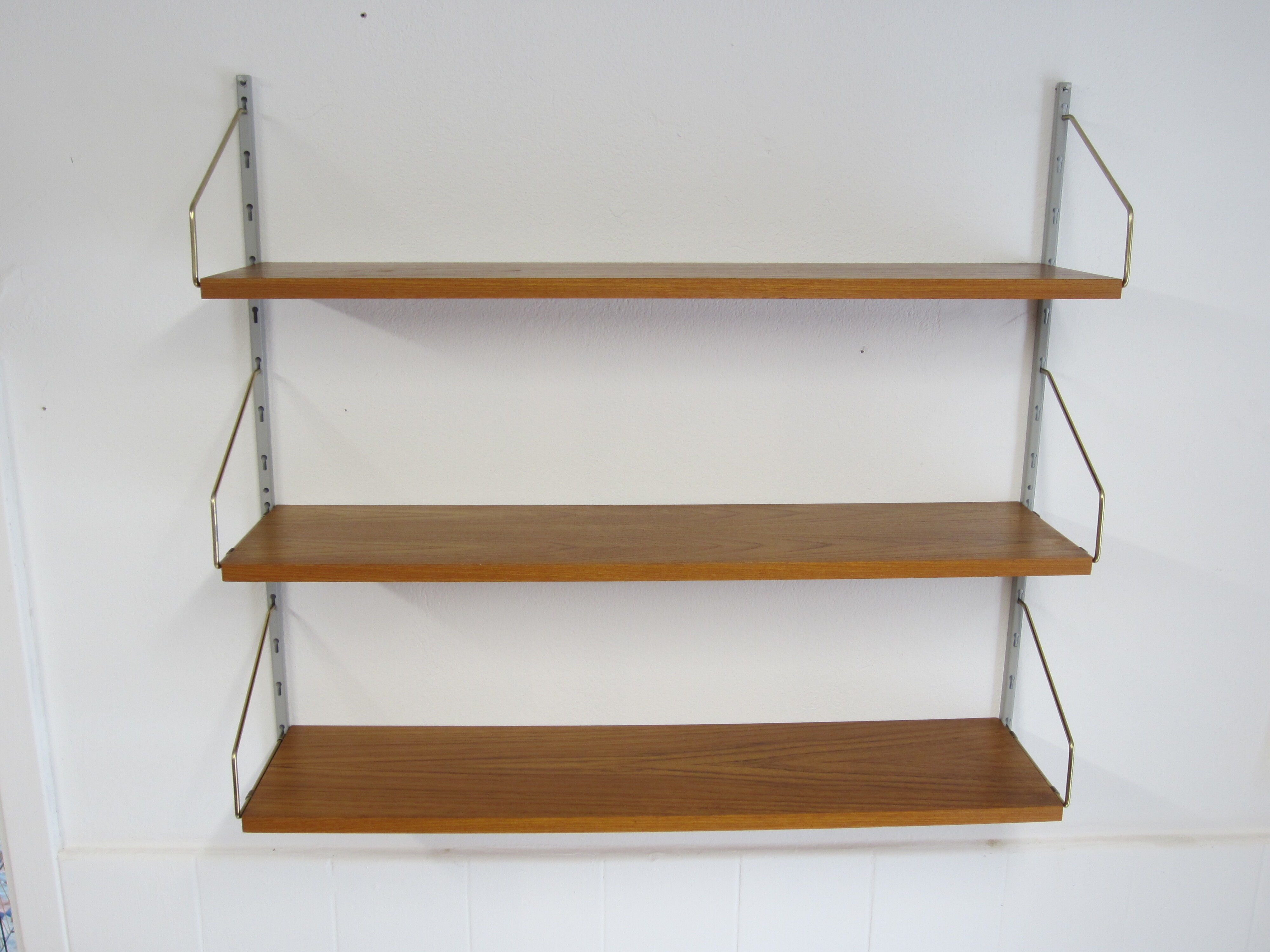 Scandinavian modular wall shelf