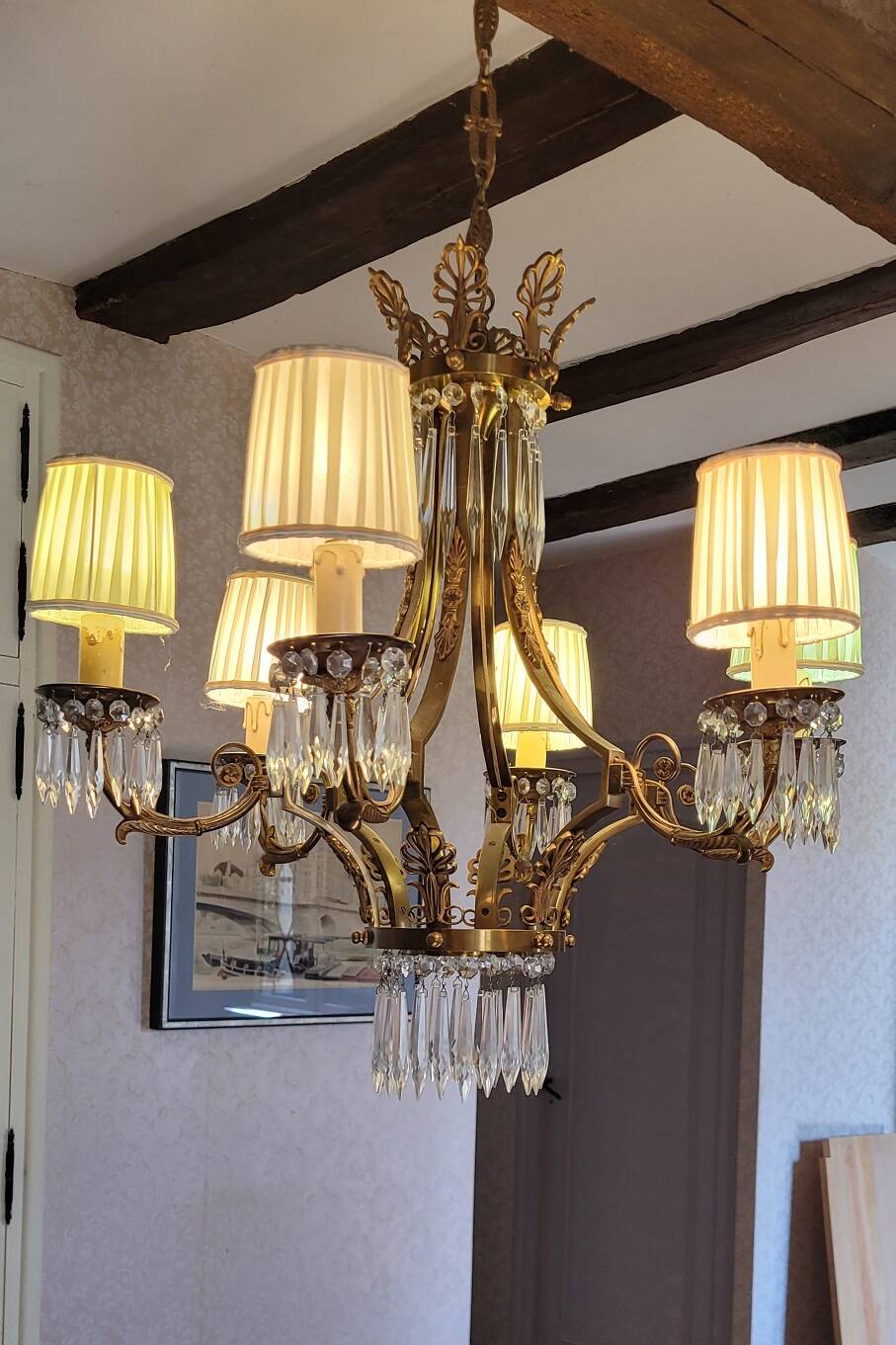 Bronze chandelier with 6 light pendants