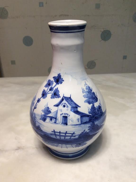 Vase bleu malicorne