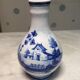 Vase bleu malicorne