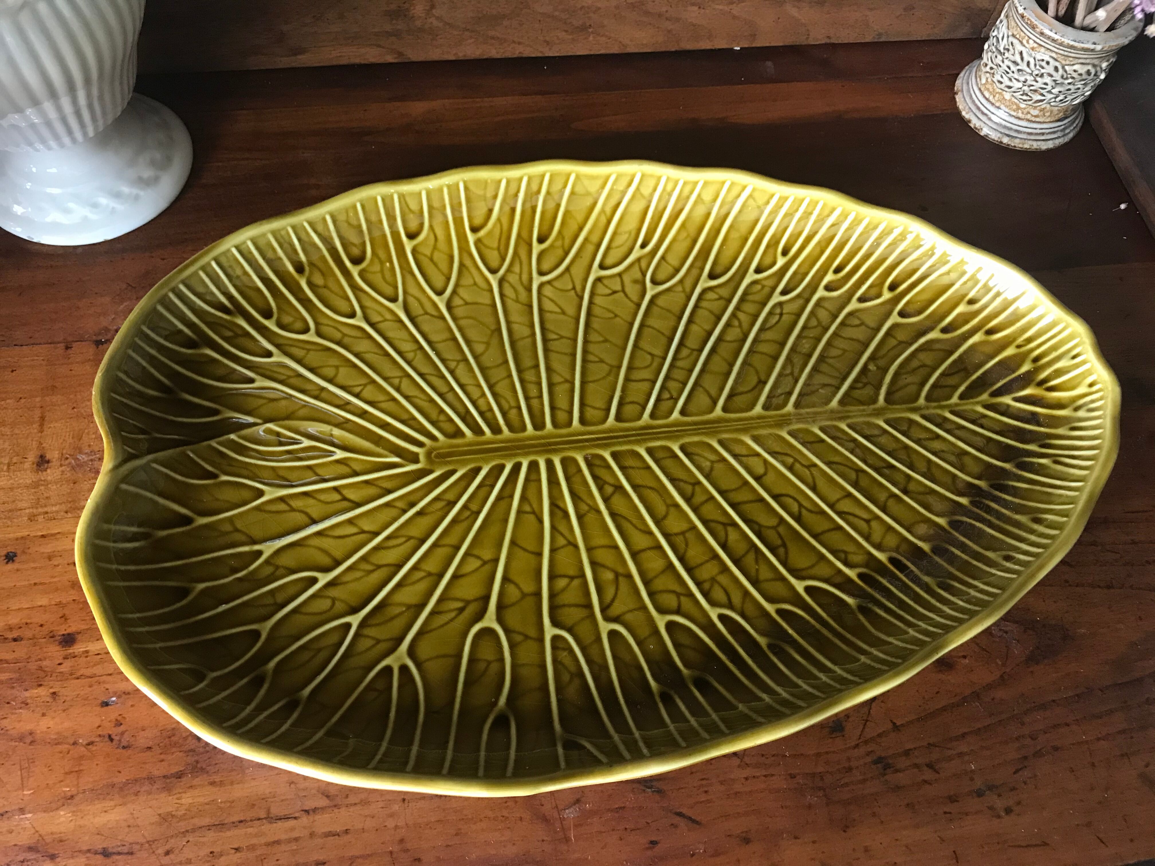 Gien leaf shape dish