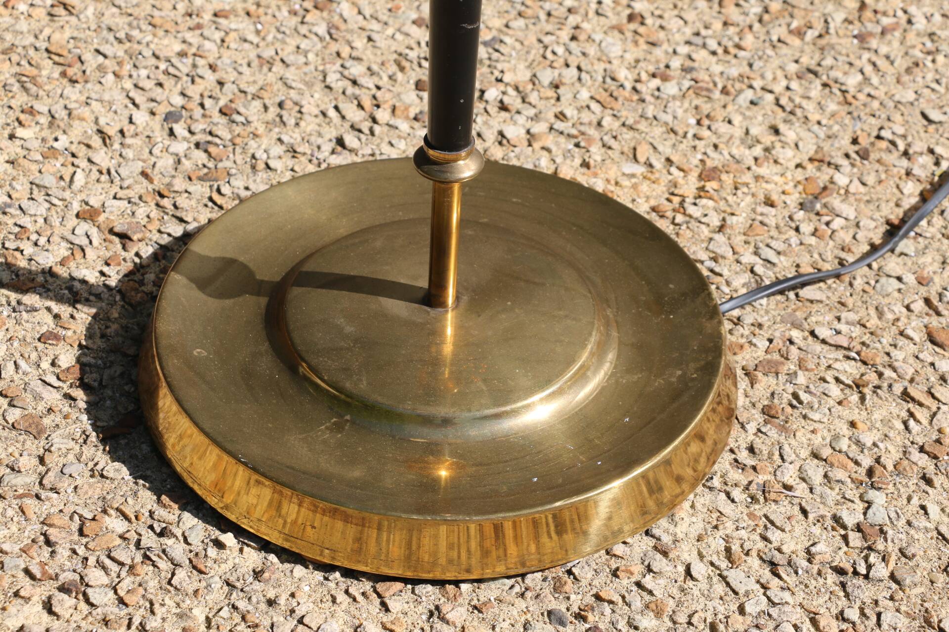 Lampadaire Stellor métal laqué laiton