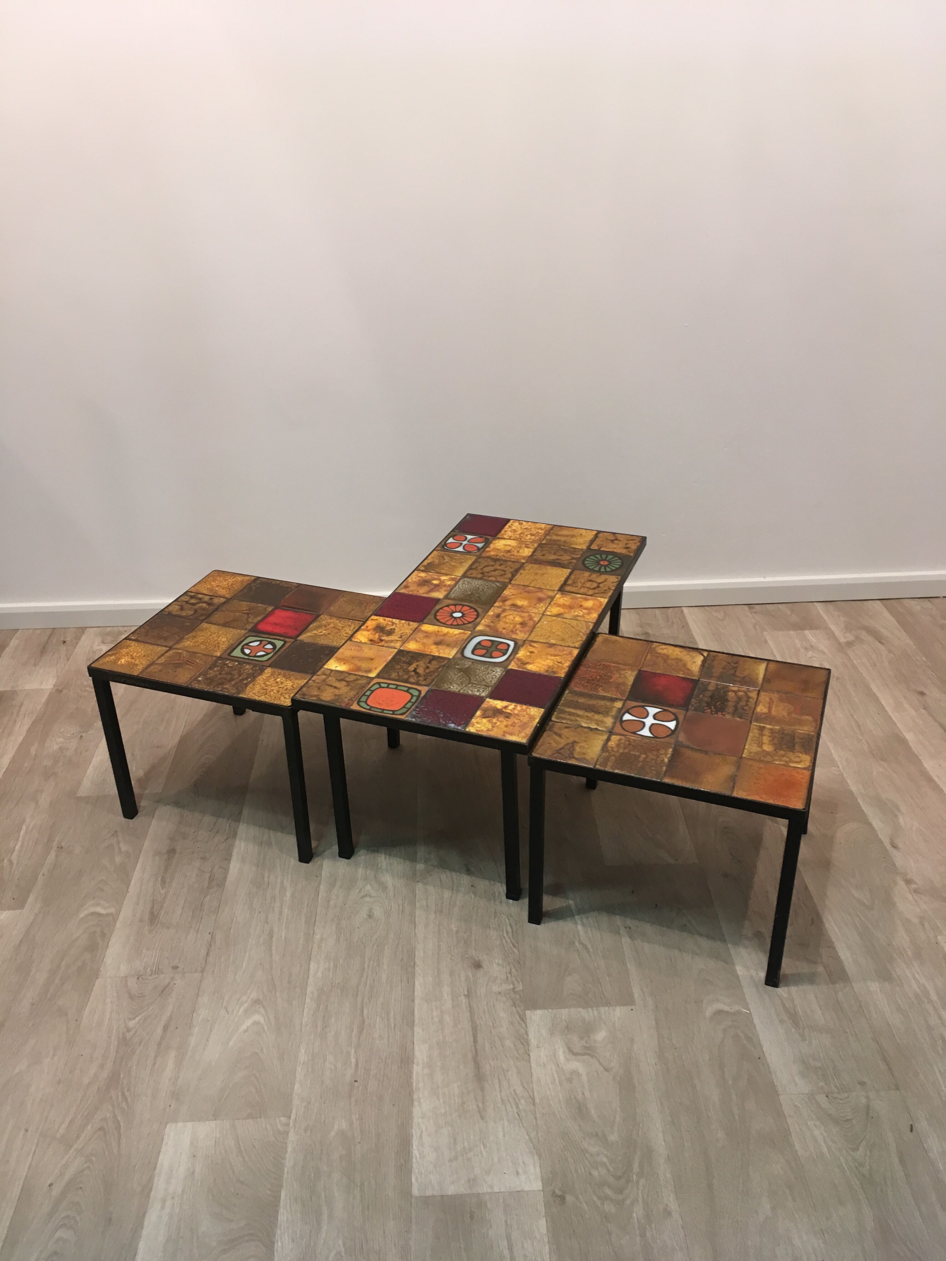 3 tables low ceramic 50s