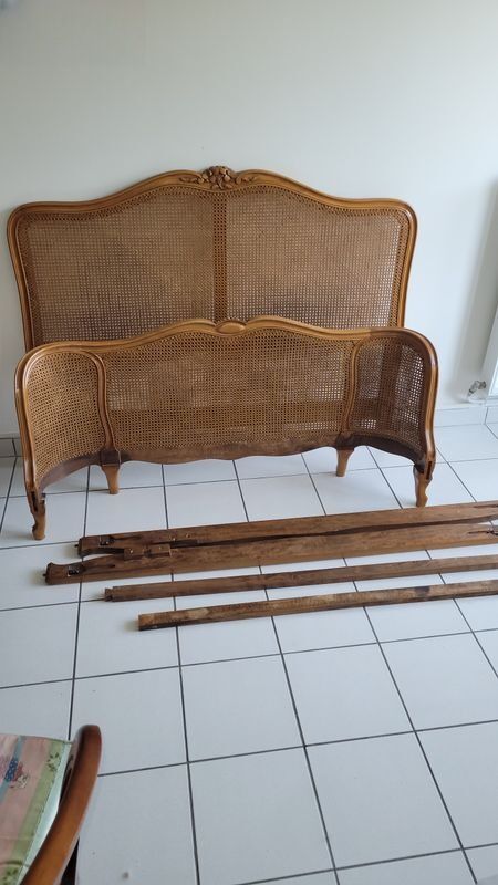 Wooden bed bumper