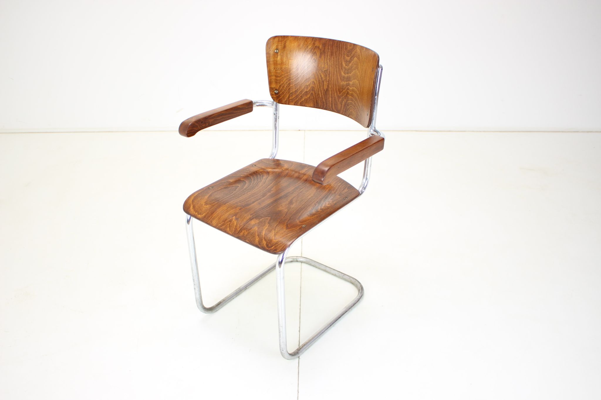 Chaise Bauhaus chrome restaurée par Rudolf Vichr Prag années 1930