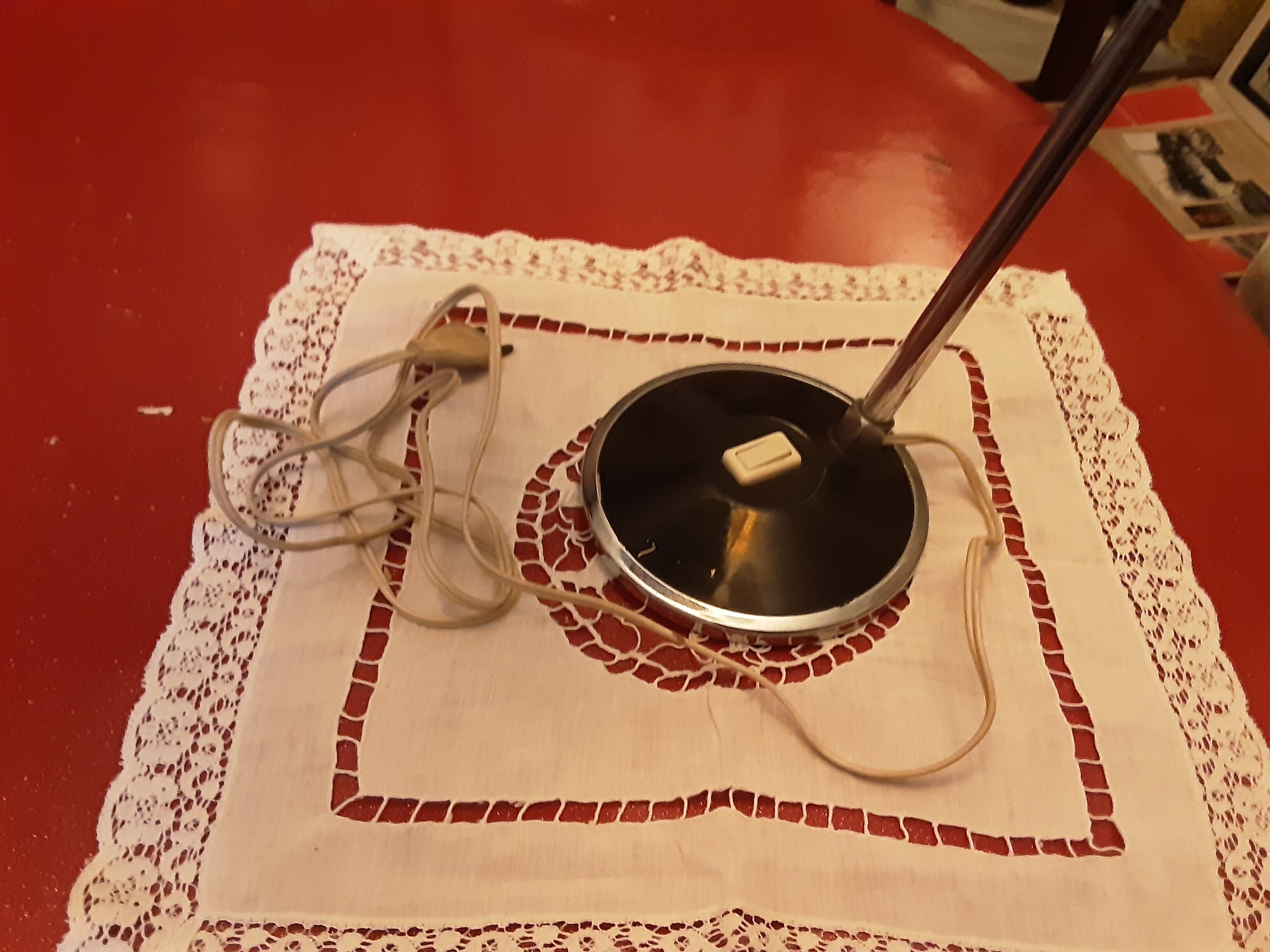 Adjustable vintage desk lamp