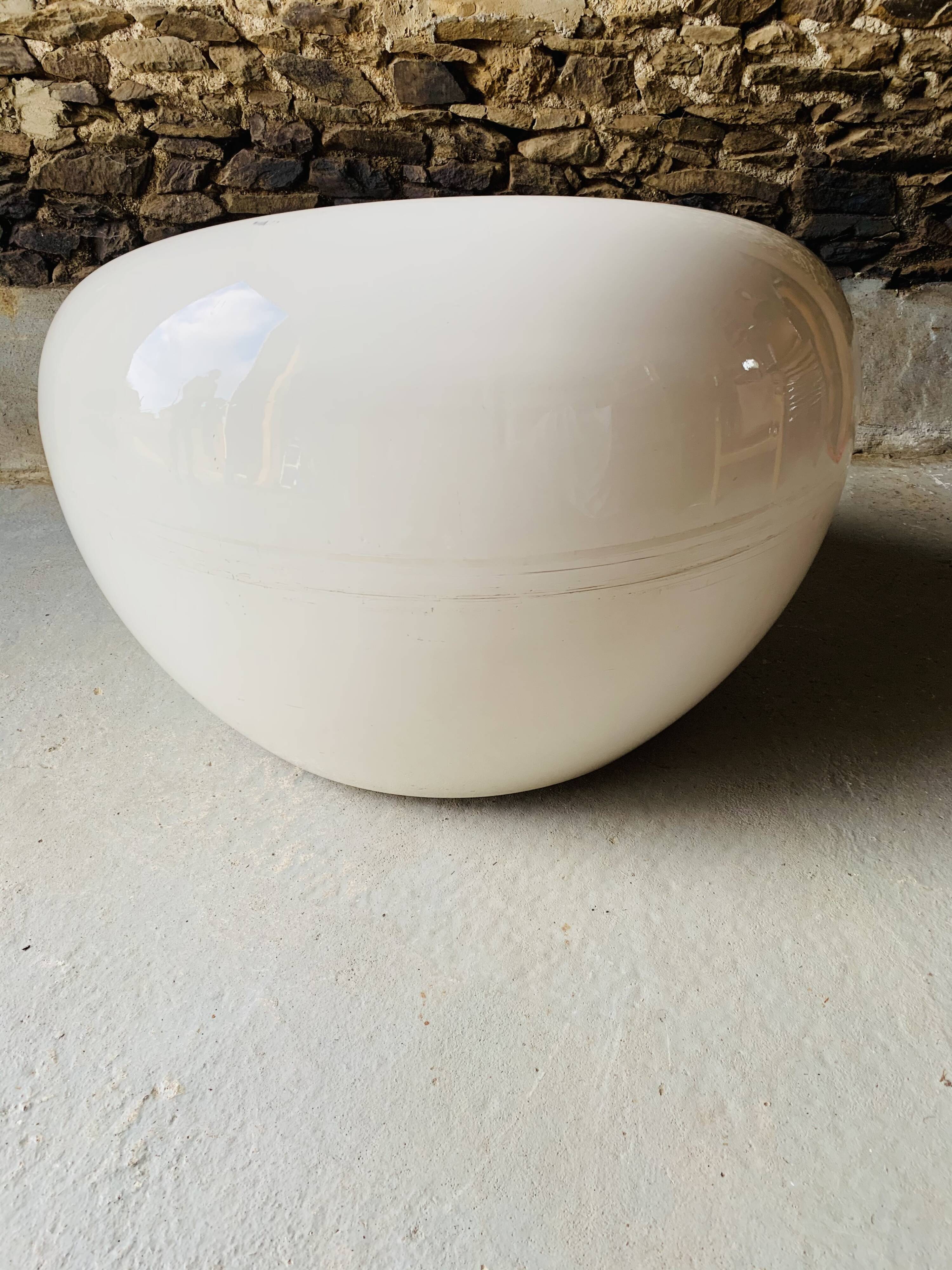 Armchair eye pod ball