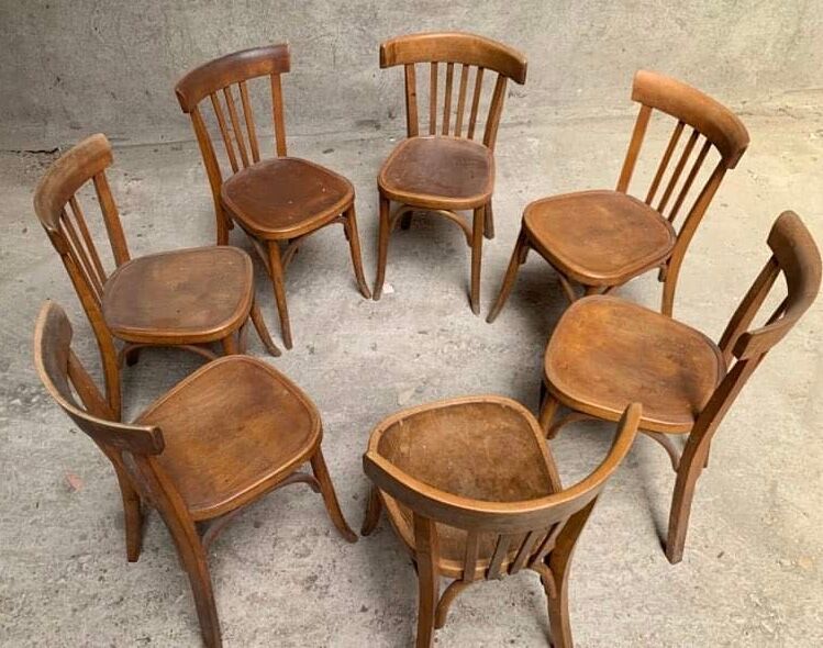 Series lot of 7 old bistro chairs in vintage curved wood