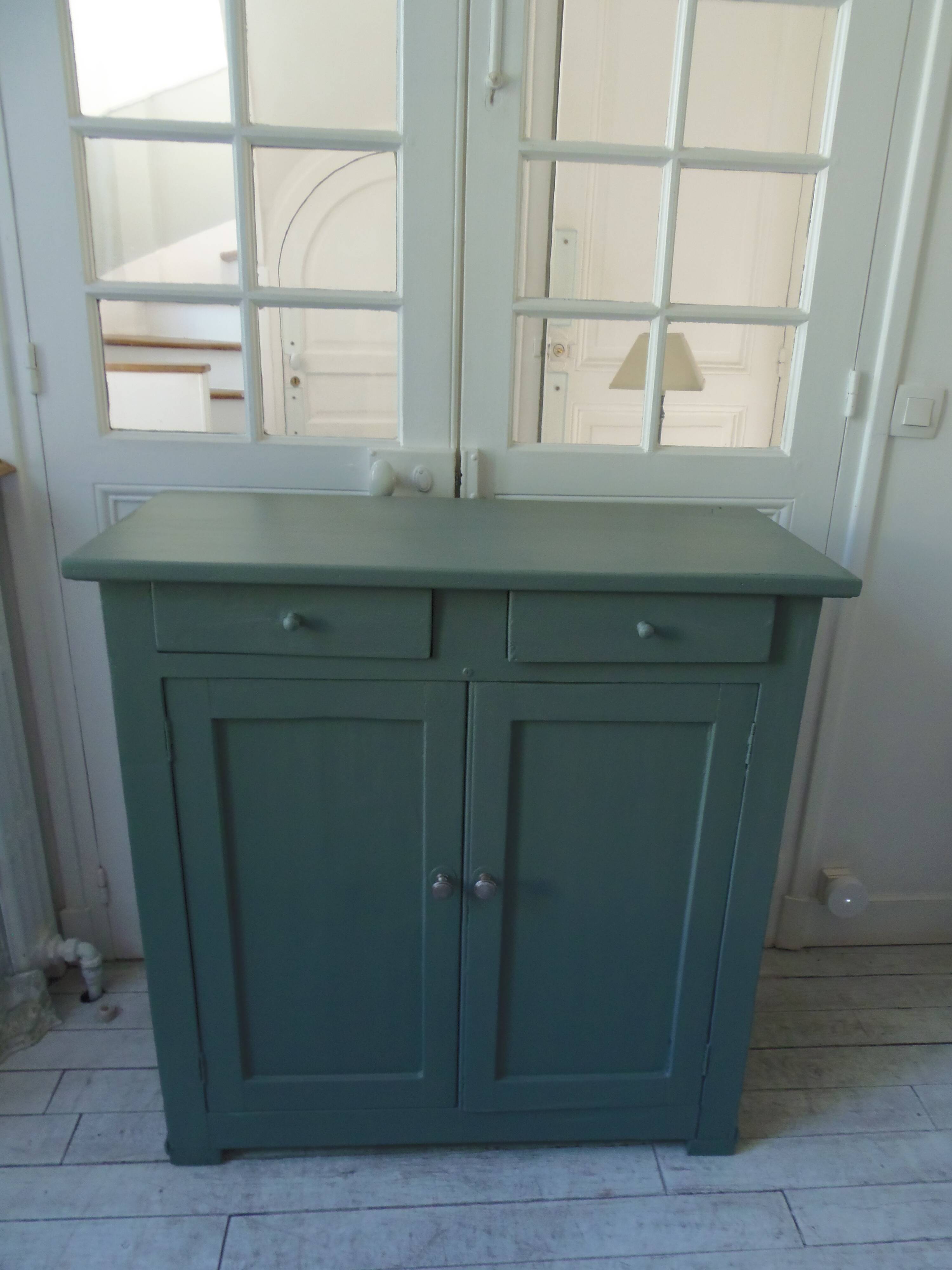 Vintage Parisian sideboard with 2 doors and 2 drawers, re-enchanted in smoky green.
