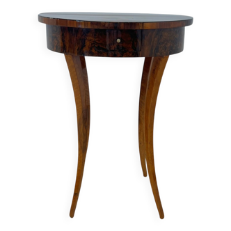 Oval Biedermeier Side Table with Drawer in Walnut Veneer, South Germany, 1820