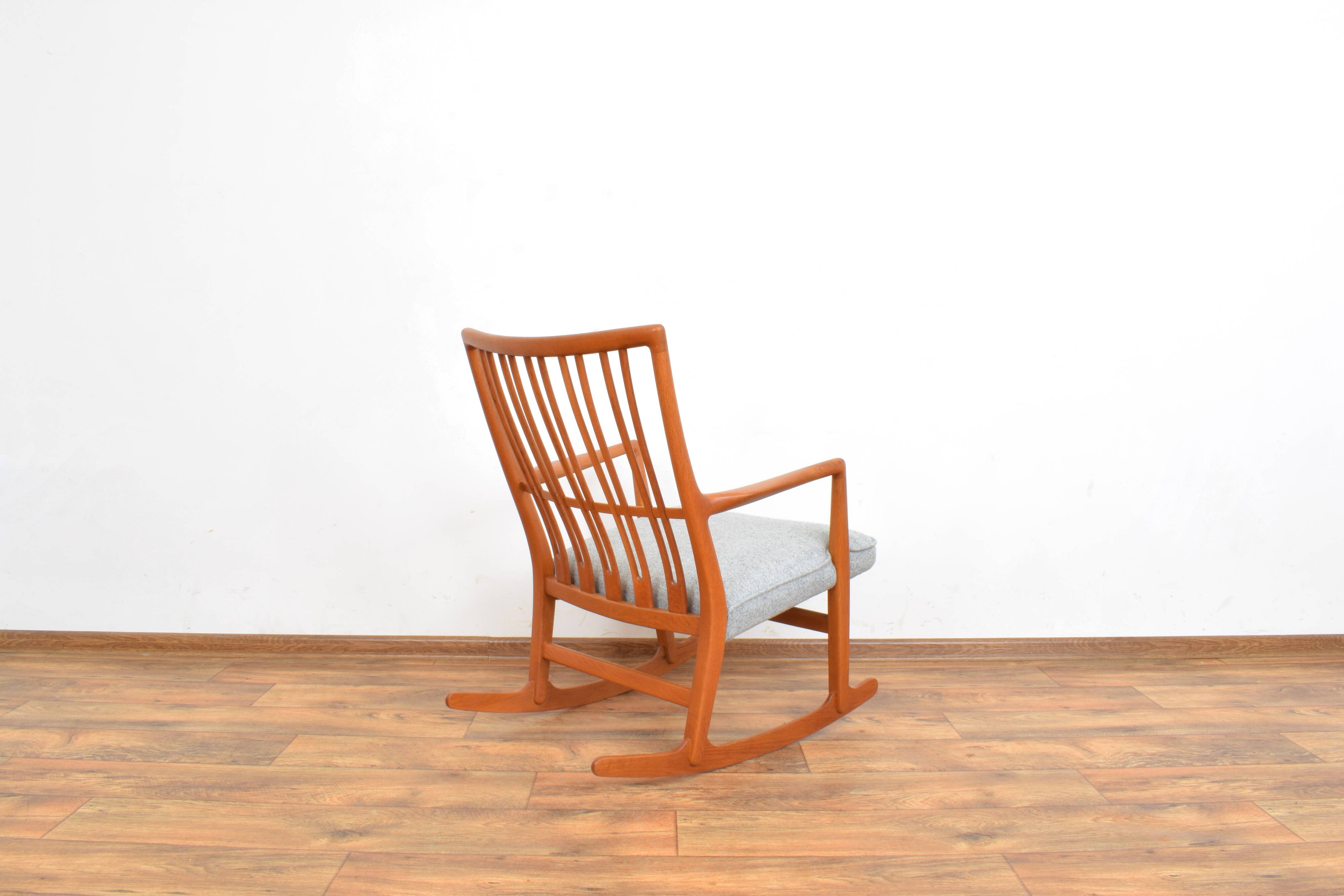 Oak ML33 Rocking Chair by Hans J. Wegner for A/S Mikael Laursen, 1950s