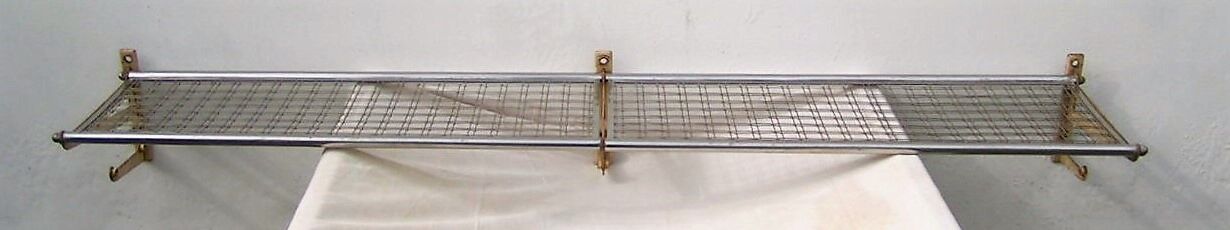 Shelf train luggage rack