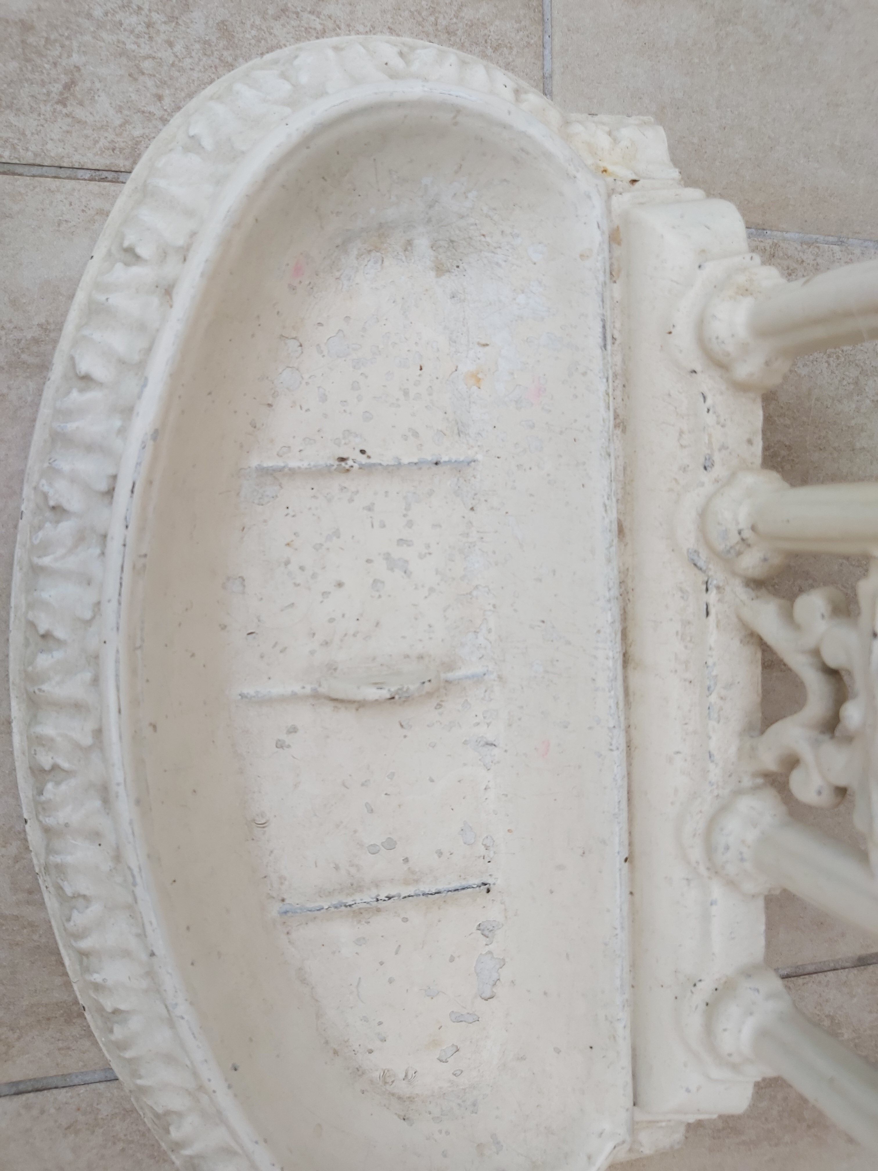 Cast iron umbrella holder