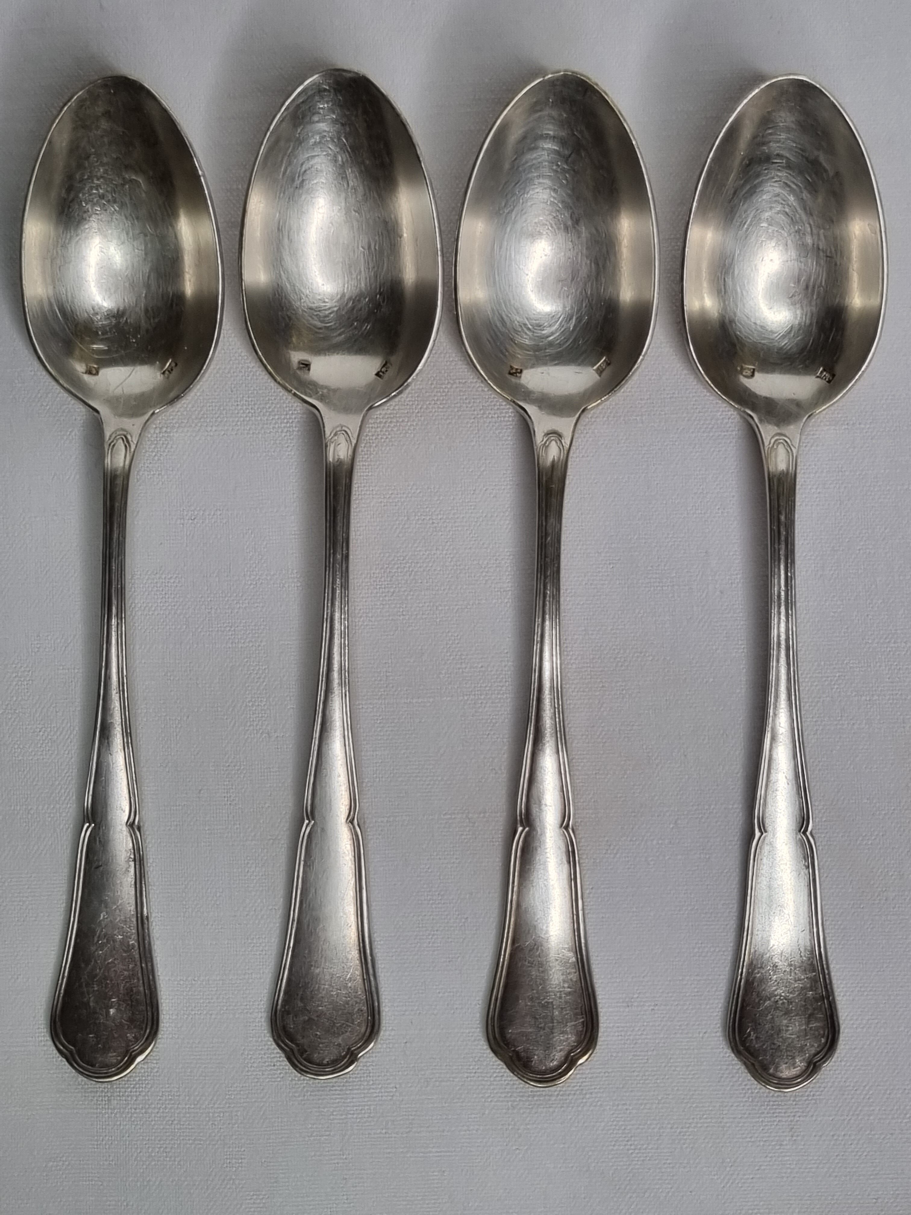Set of 4 silver metal spoons, 14.5 cm