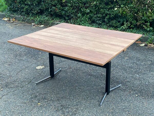 Table basse relevable en bois brut, restaurée