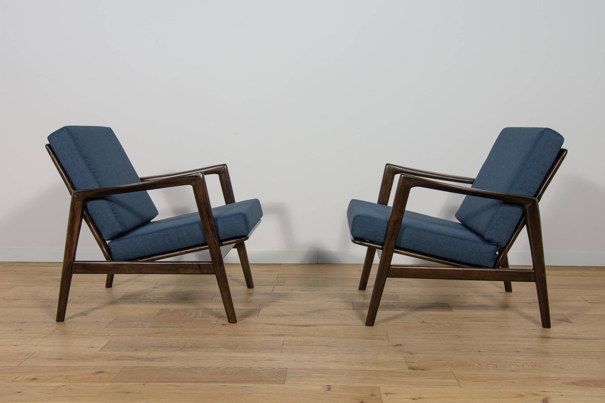 Model 300-139 Armchairs from Swarzędz Furniture Factory, 1960s, Set of 2