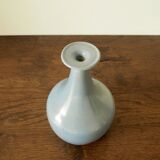 Soliflore artisanal en céramique bleue signée JS