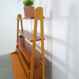 Teak fineer kast uit Zweden met lades, legplank en uitschuifbare plank