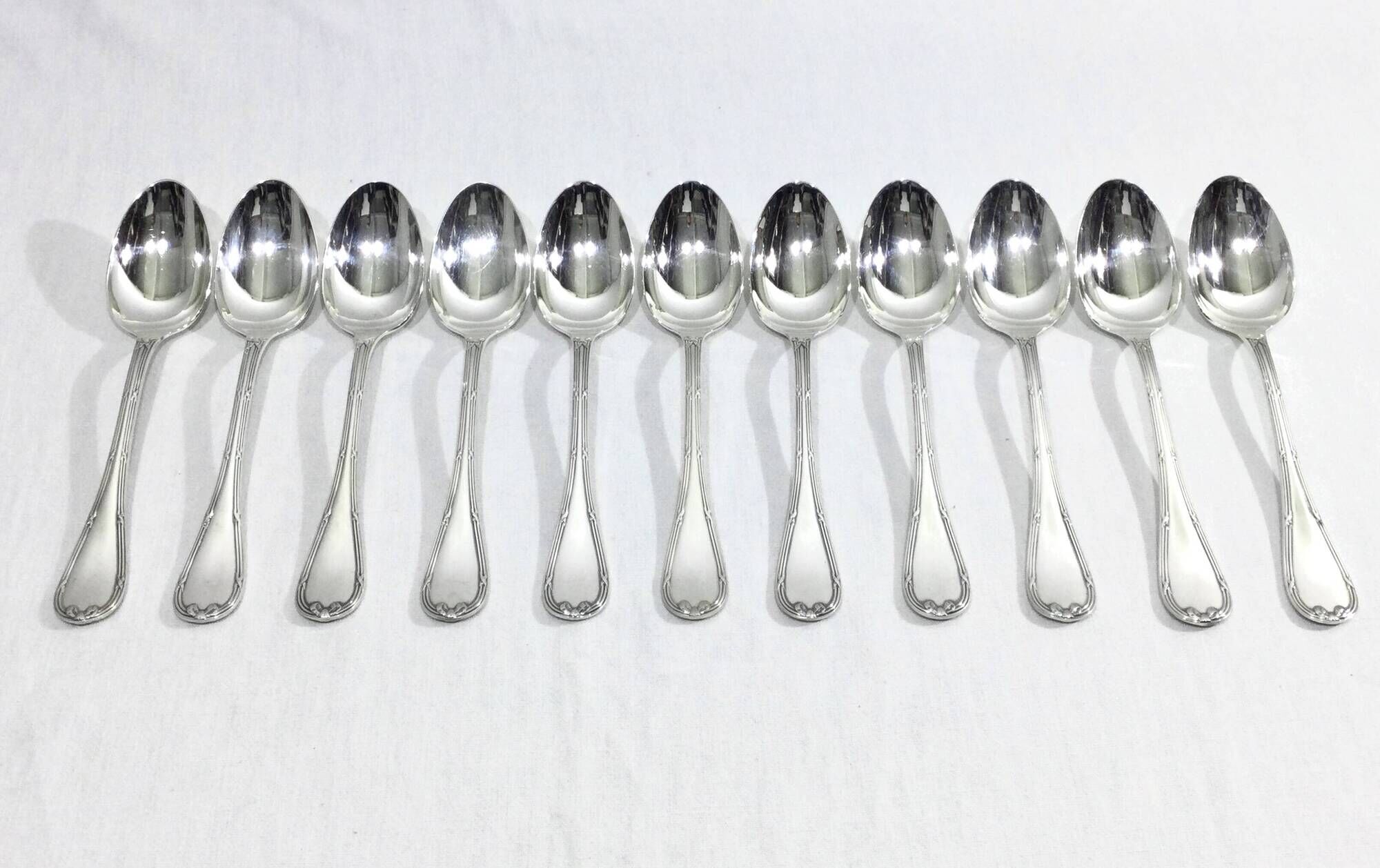 Christofle - Ménagère 61 pièces Rubans Croisés Métal Argenté