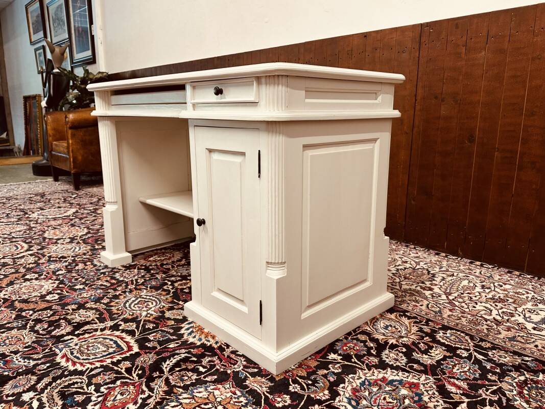 Bureau blanc classique anglais