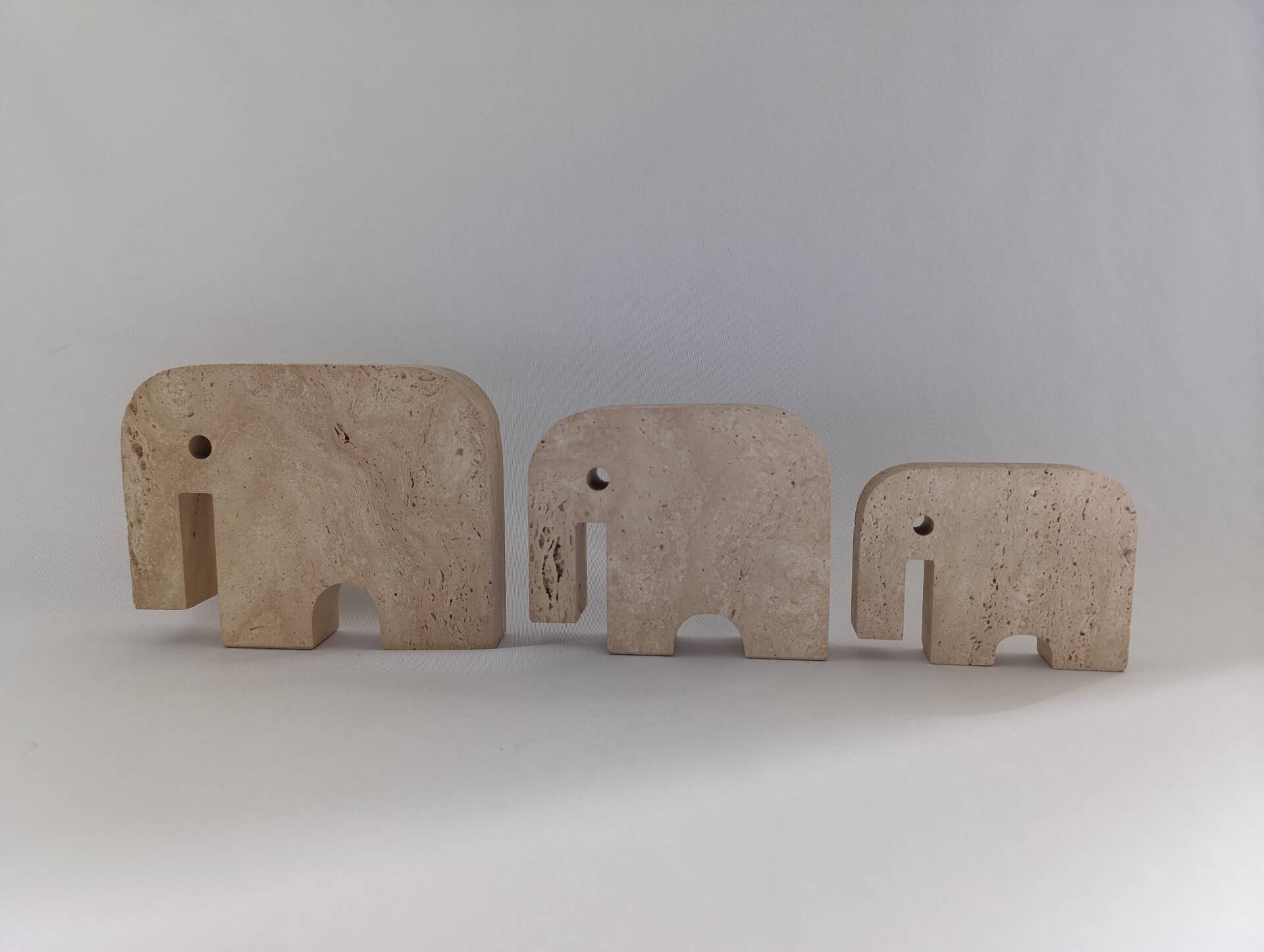 Set de 3 figurines éléphants en travertin Fratelli Mannelli