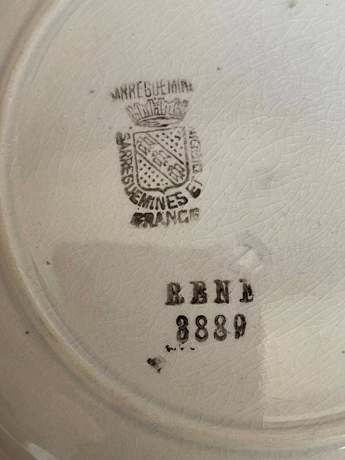 Round dish digoin Sarguemines