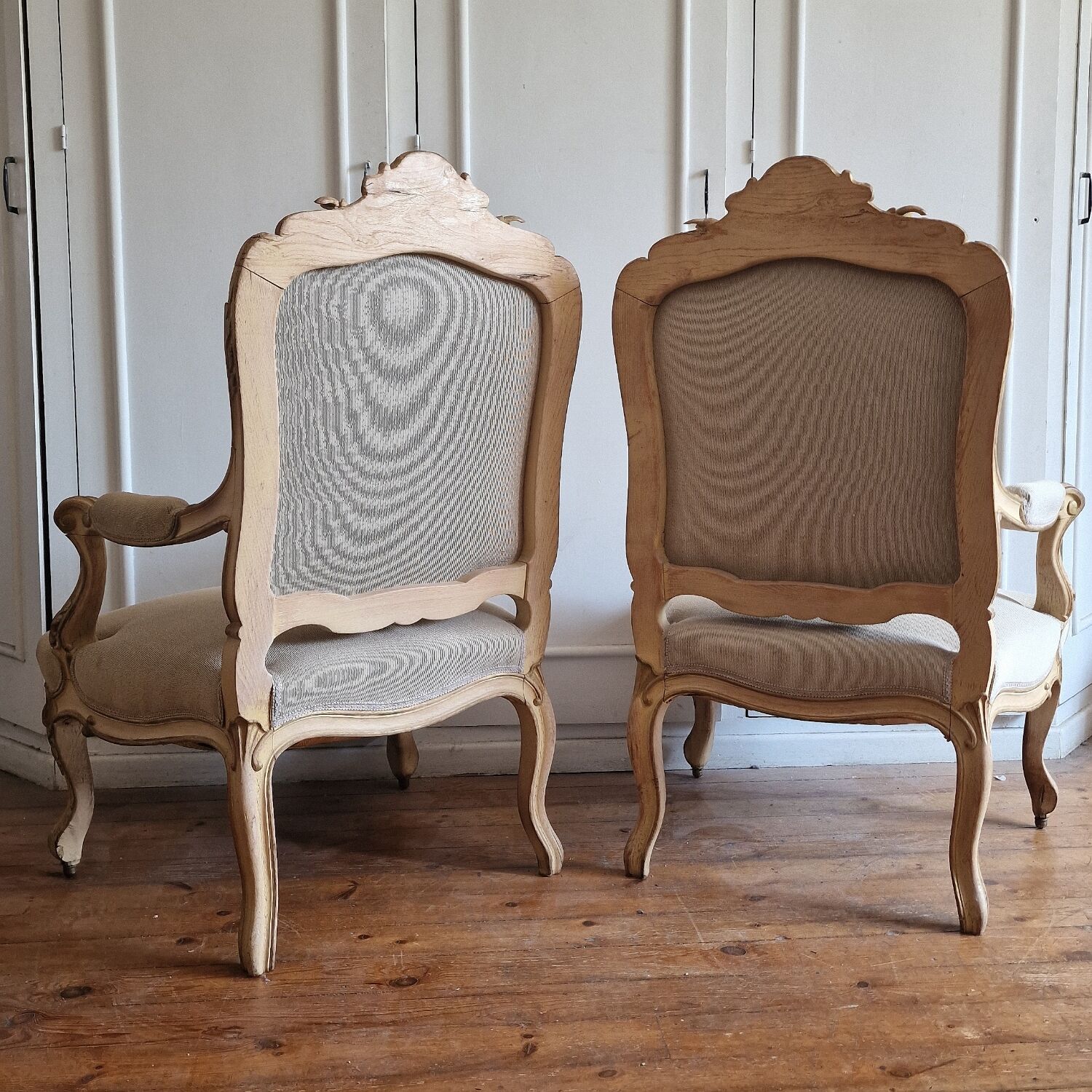 Pair of Queen's armchairs in Louis XV style