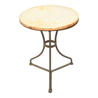 Garden pedestal table