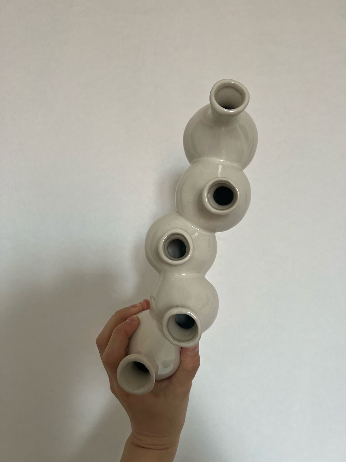 White ceramic soliflore