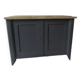 Small low Parisian sideboard re-enchanted in slate gray, medium oak waxed top.