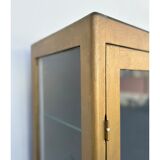 Pharmacy display cabinet