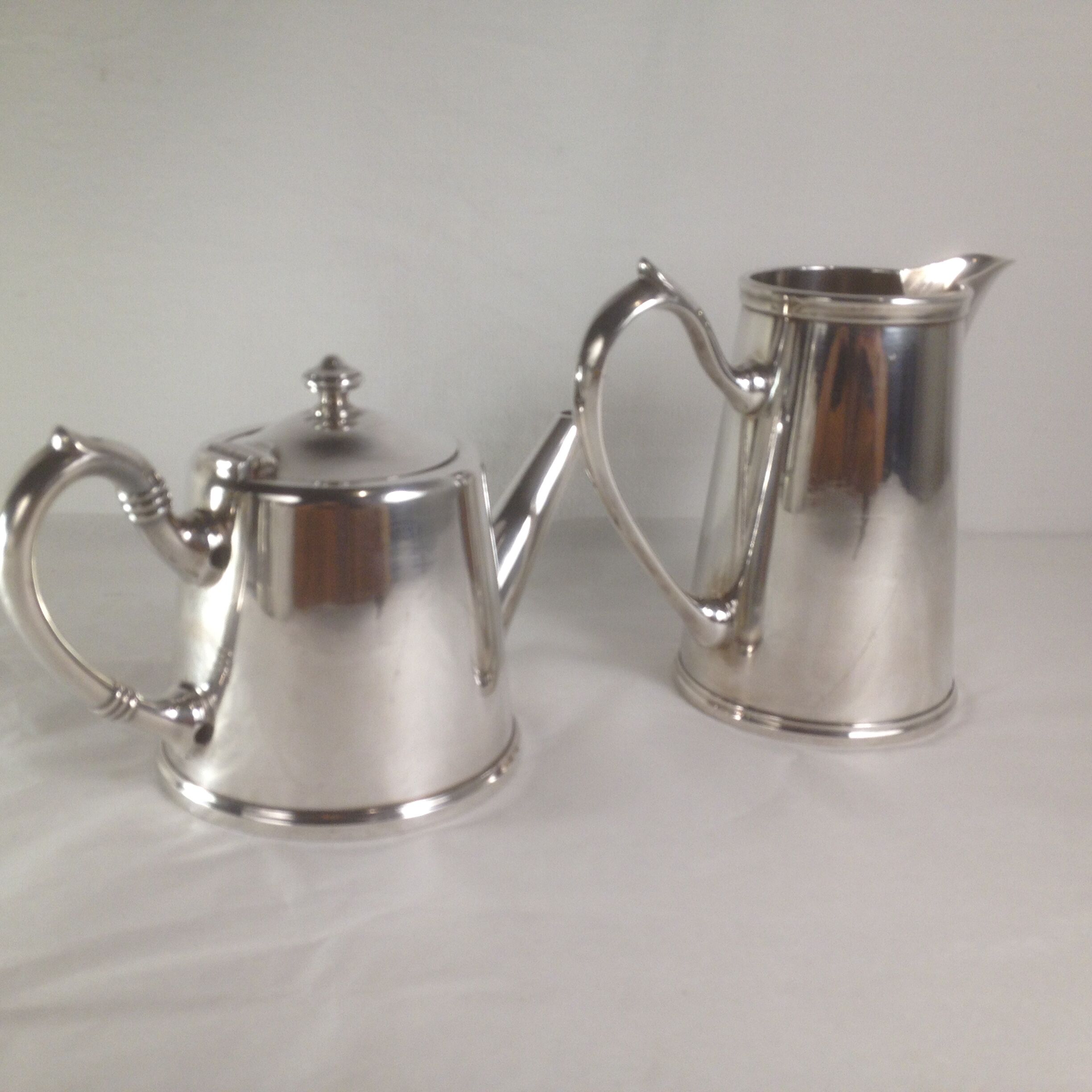 Teapot and milk jug in silver metal, Félix Frères