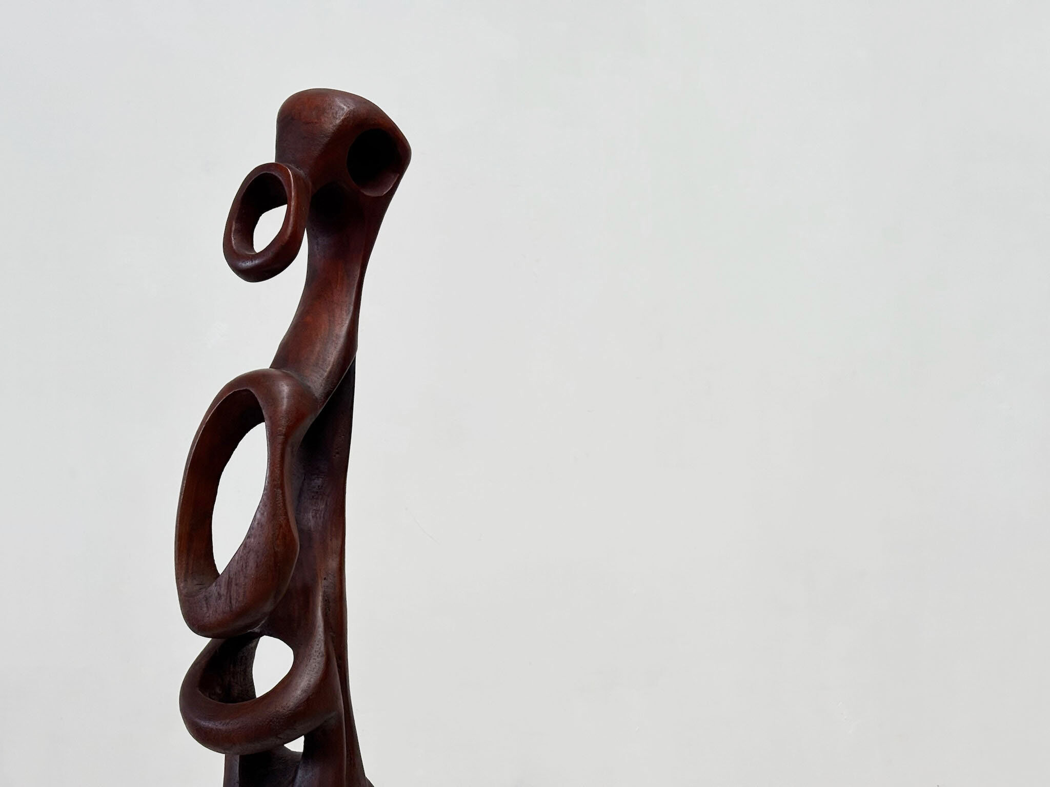 Sculpture abstraite en bois des années 1960