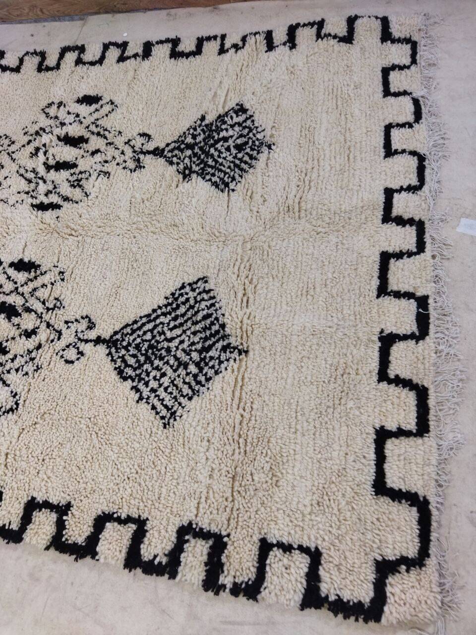 Handmade Moroccan Berber Rug 268 X 188 CM