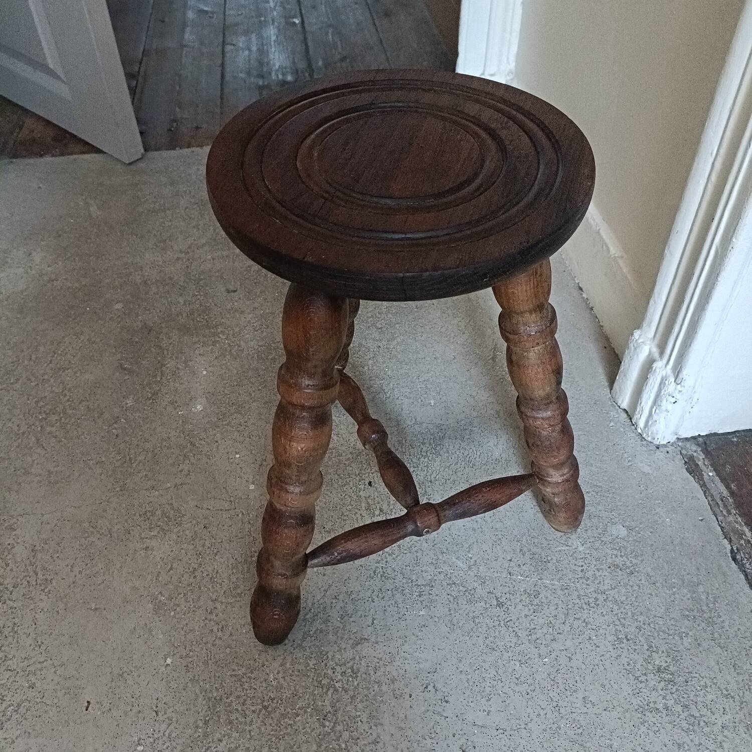 Tripod stool