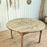 Round farmhouse table