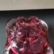 Cendrier. Forme florale organique. Rose canneberge. En verre d Art Moderne. Conçu par Jozef Hospodka