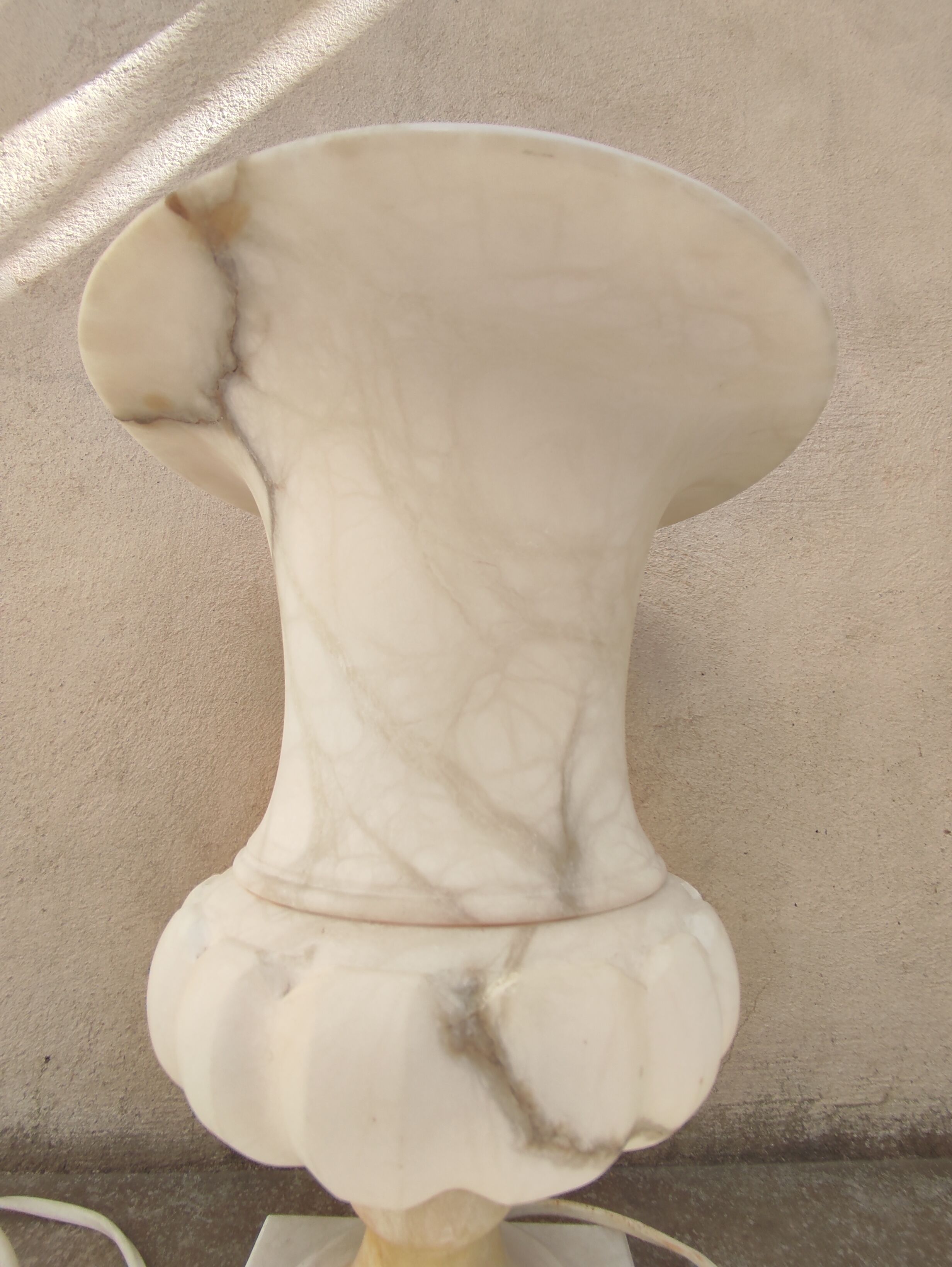 Art Deco lamp in Albatre