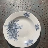 Hollow plate, fruit cup pattern carnations badonviller