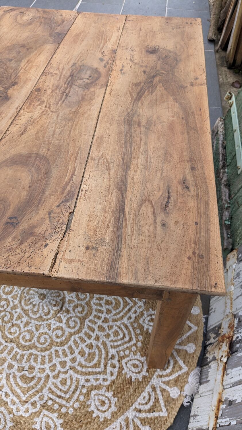 Coffee farmhouse table