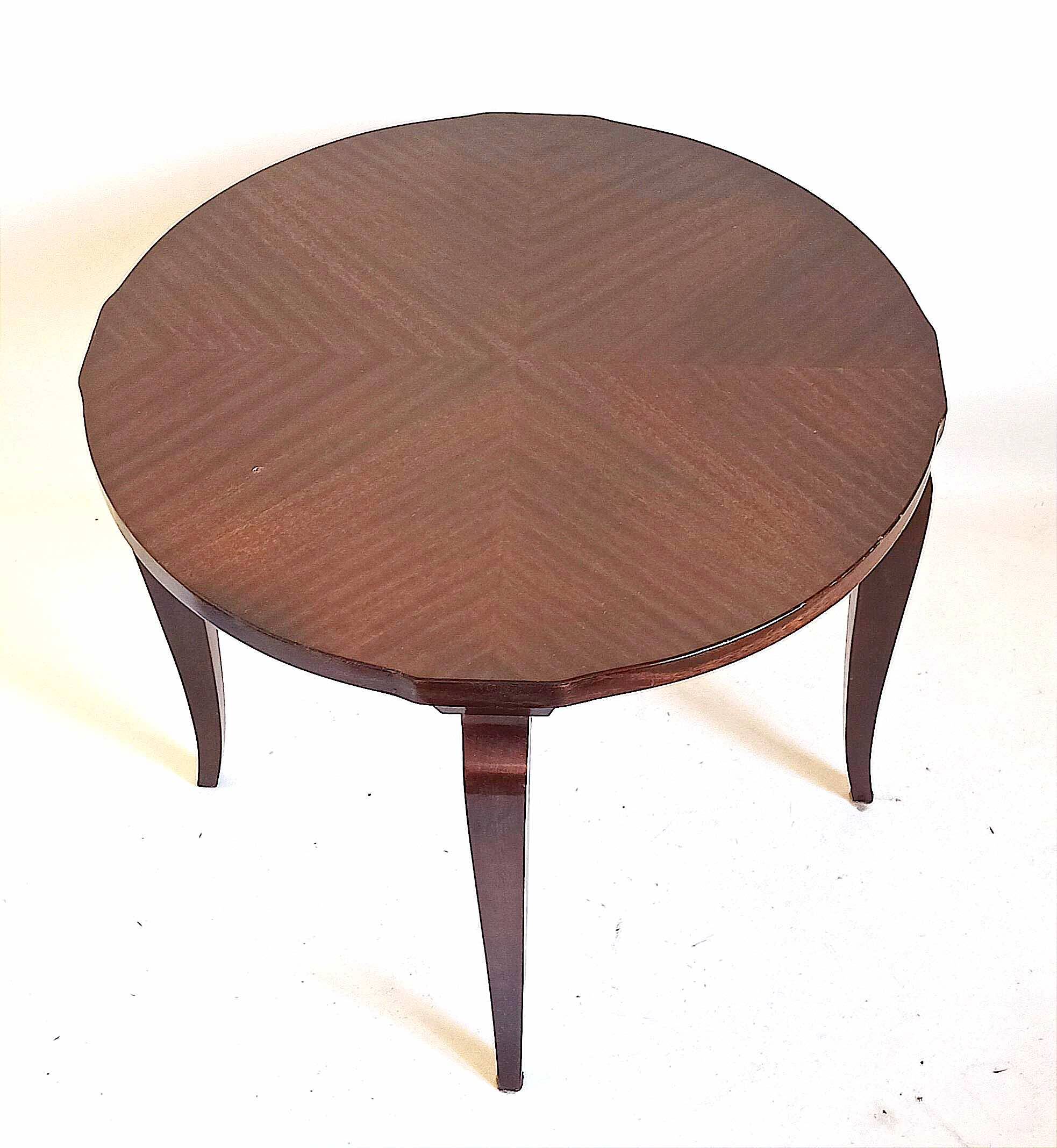 Art Deco pedestal table, mahogany veneer, diameter 60.4 cm