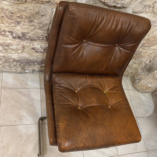 Chaise en cuir par Raphaël Raffel, années 70