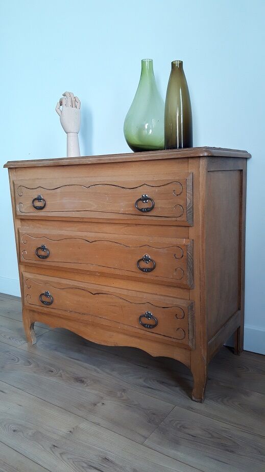 Ancient dresser