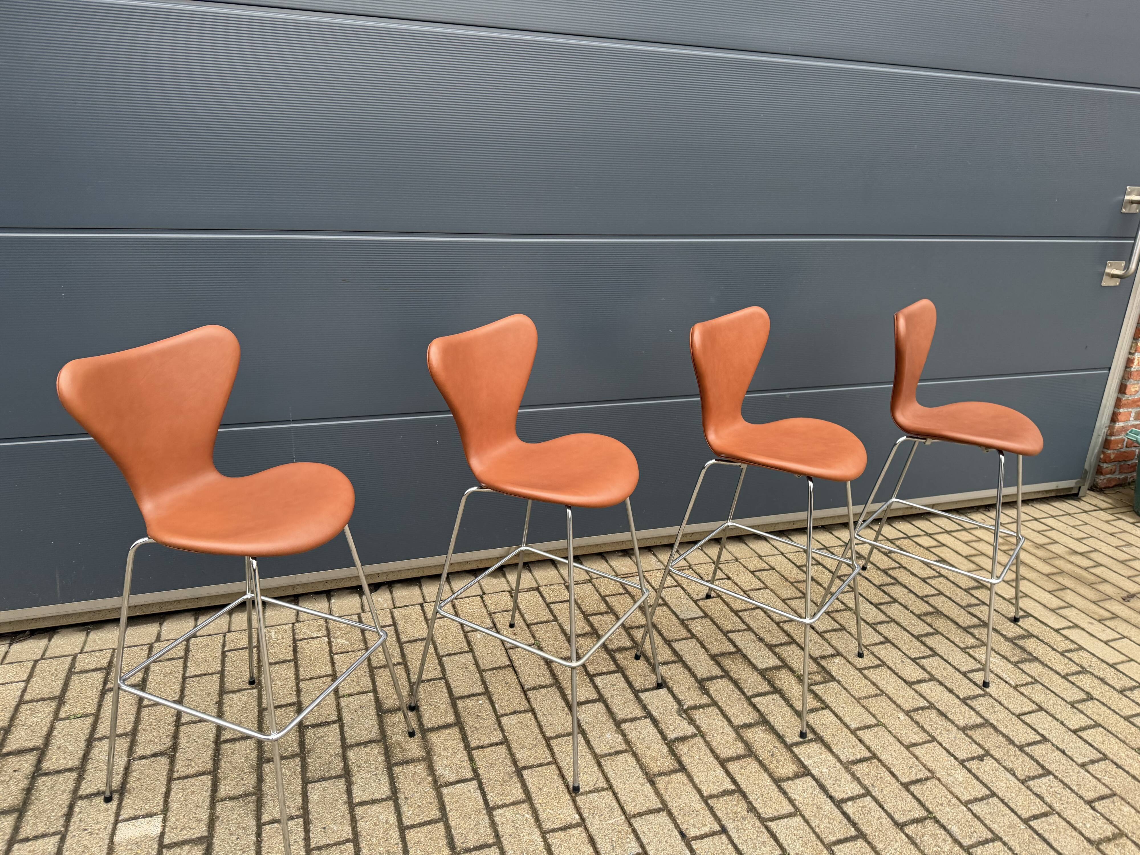 Fritz Hansen Series 7 Bar Stools Arne Jacobsen