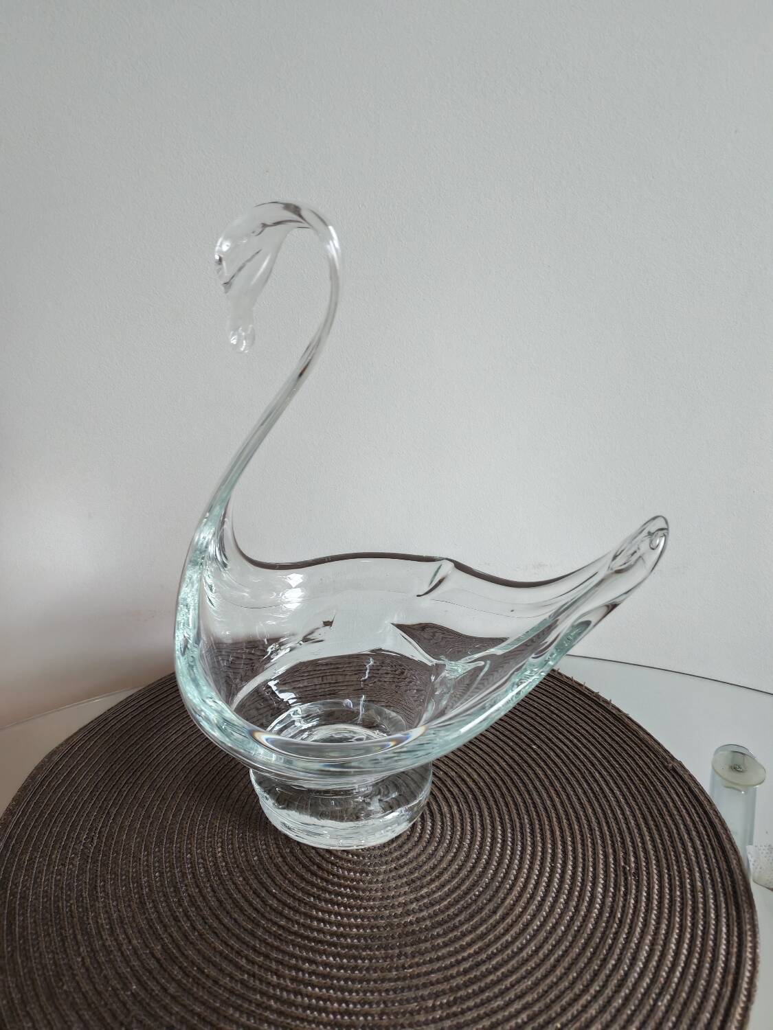 Swan-shaped crystal bowl