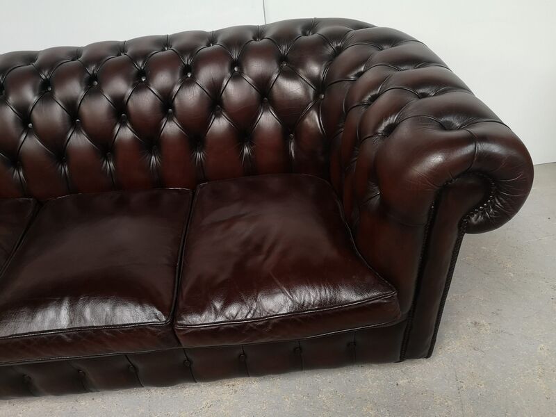 English style brown leather chesterfield sofa