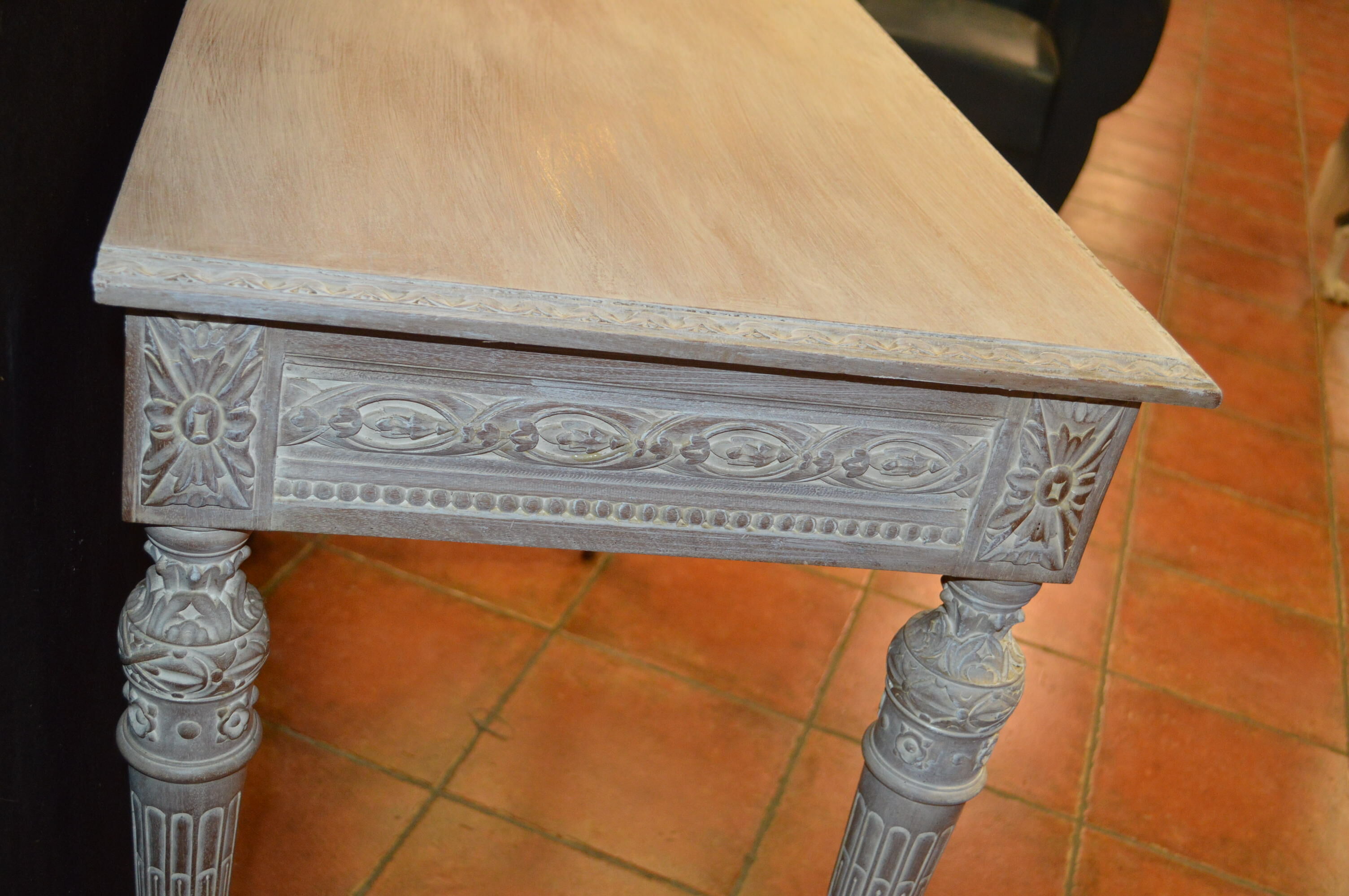 Console style louis XVI in patinated wood