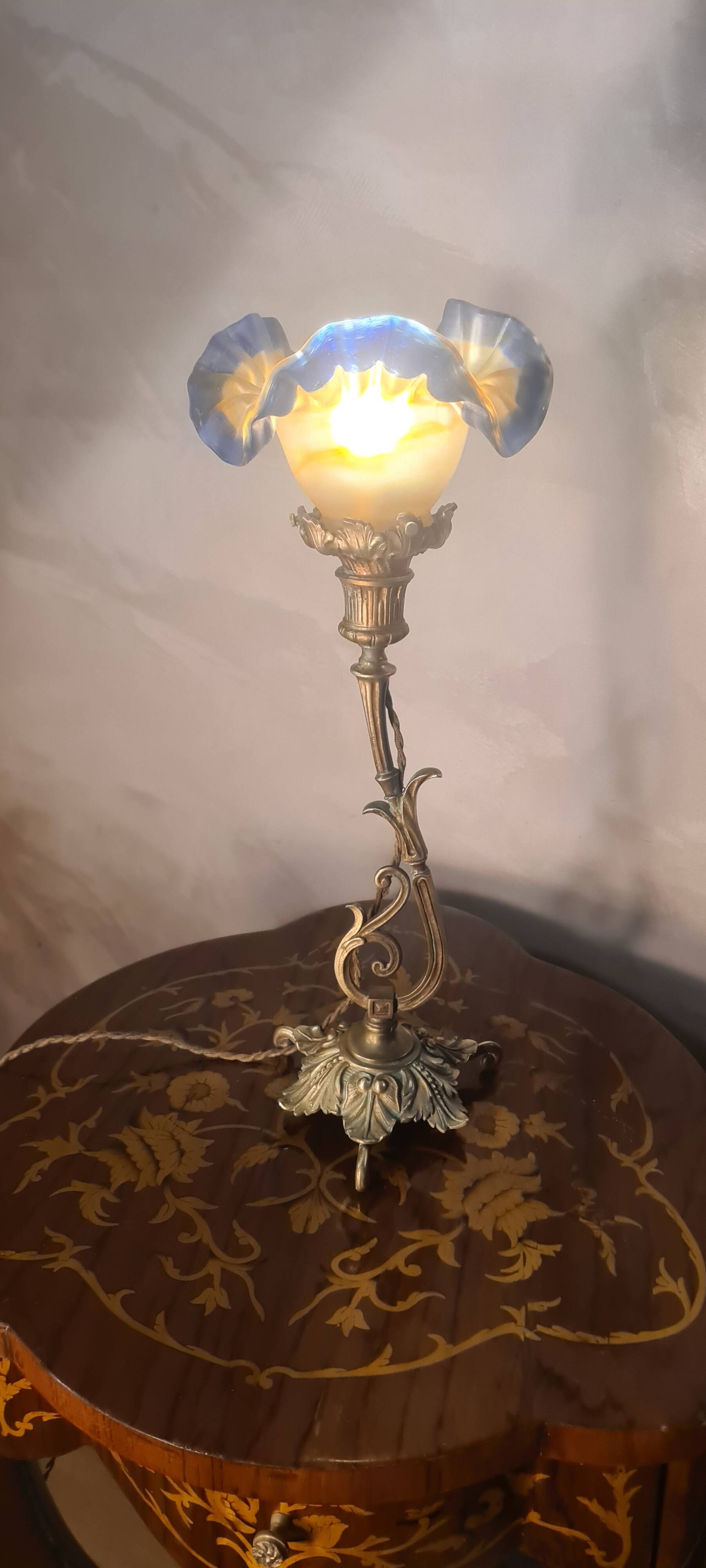 Bronze art nouveau tulip lamp signed vianne 40x16 old elec ok