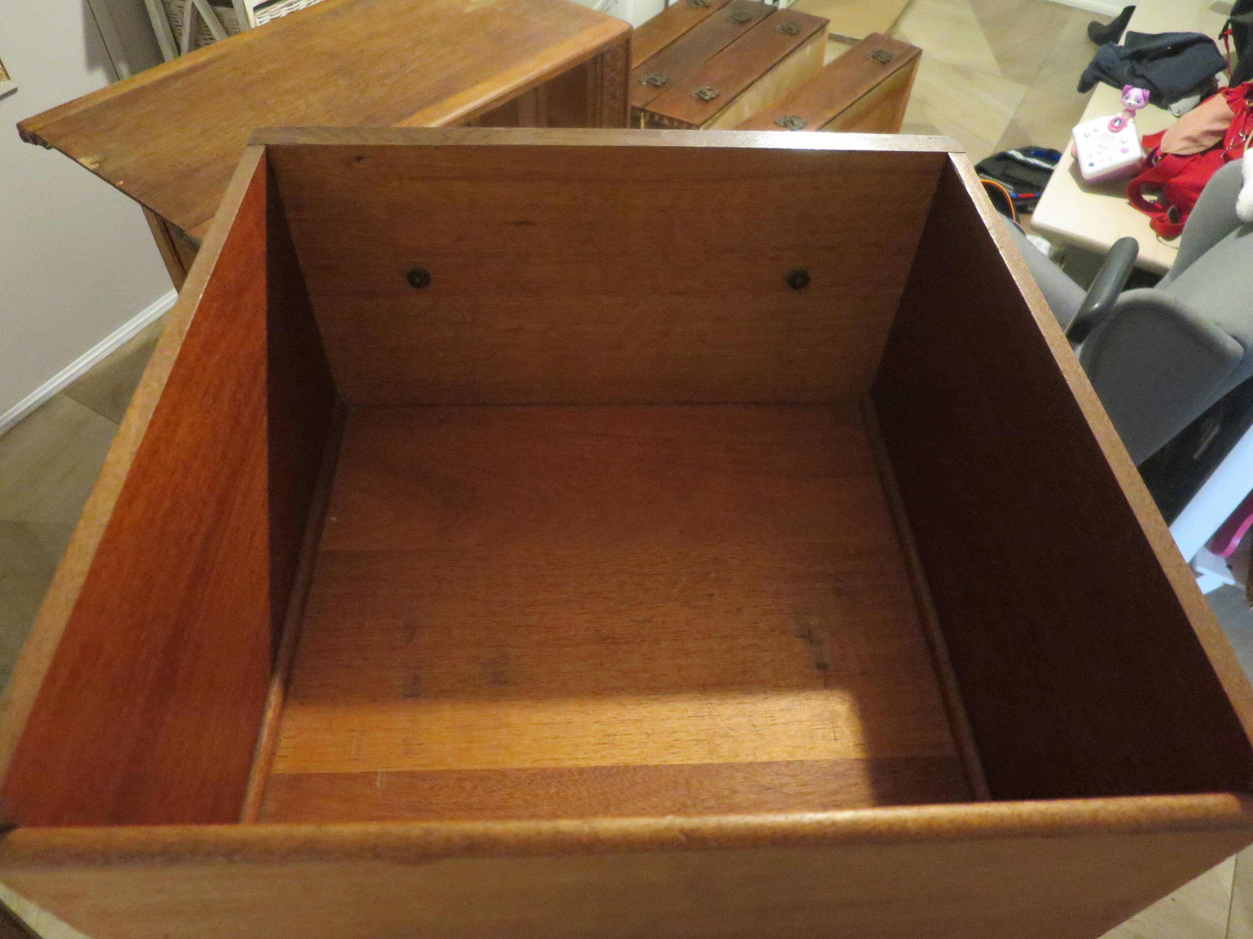 Vintage Sideboard - 2 side doors and 2 drawers - 1950s
