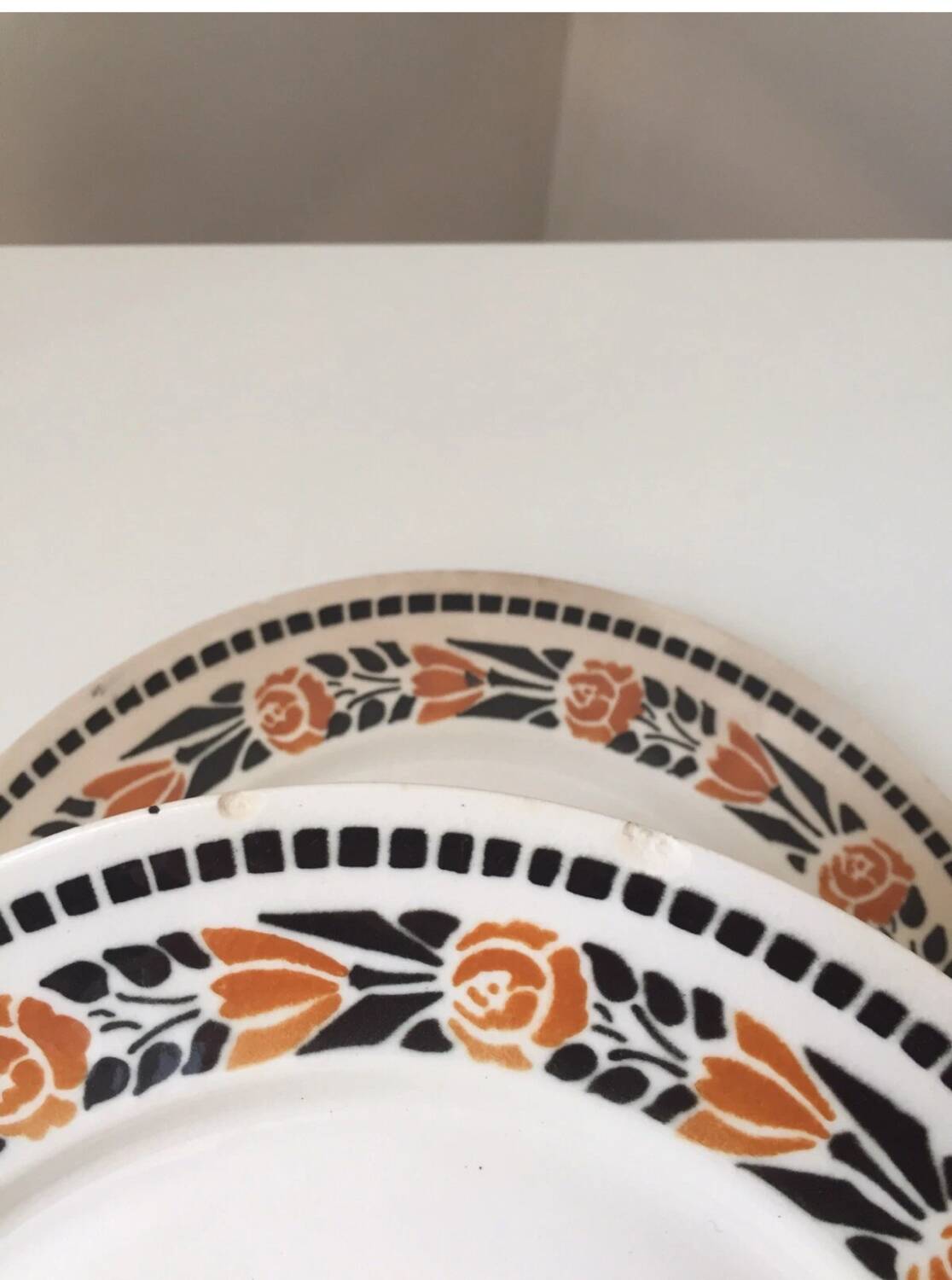 Assiettes à desserts Terre de Fer décor fleurs Badonviller Denise